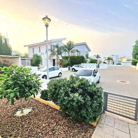 Luxury Azure ヴィラ ラルナカ