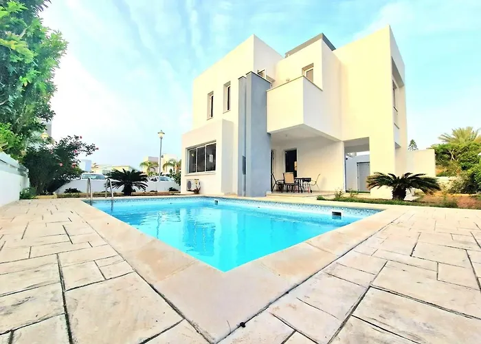 ヴィラ Luxury Azure *